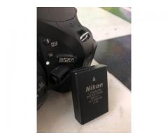 Nikon D5200 kit boîtier + objectif 18 - 140mm DX VR + accessoires