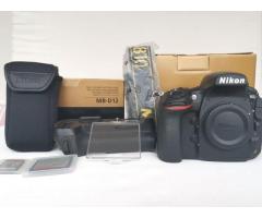 Nikon D810 neuf(2500clics)MB-D12