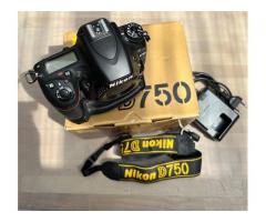 Vends Nikon D750 et Grip MB-D16