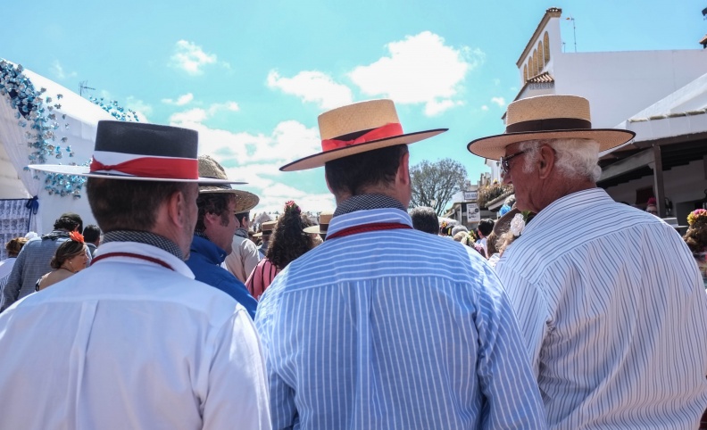 CHAPEAUX.jpg