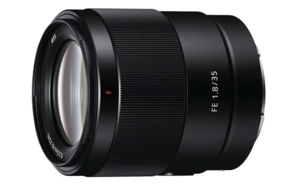 Un 35 mm f/1,8 « poids plume » chez Sony